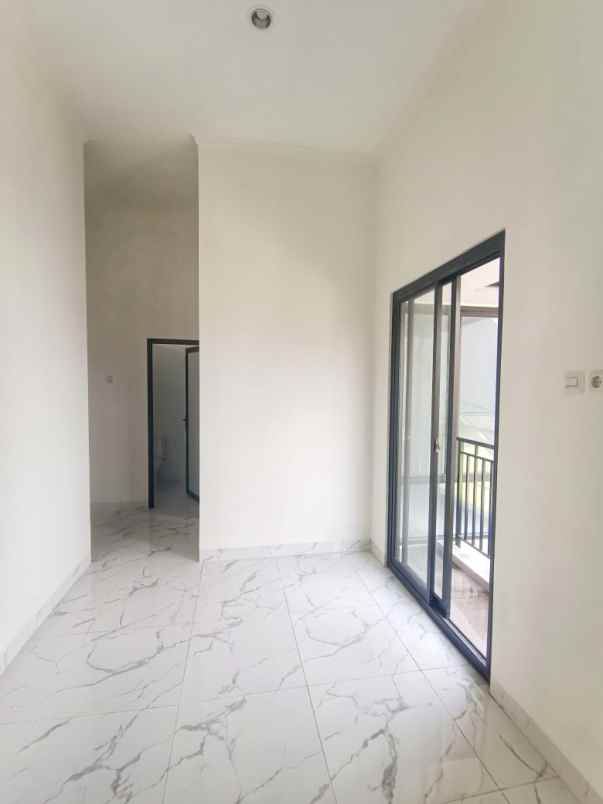 dijual rumah jalan h jampang