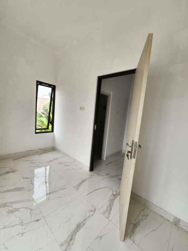 dijual rumah jalan jelidro
