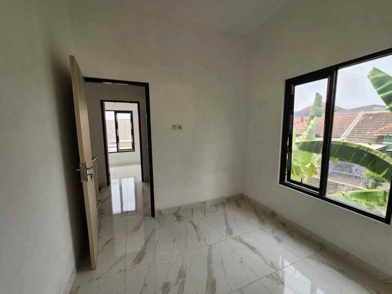 dijual rumah jalan jelidro