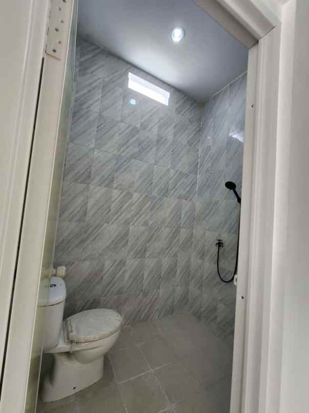 dijual rumah jalan jelidro