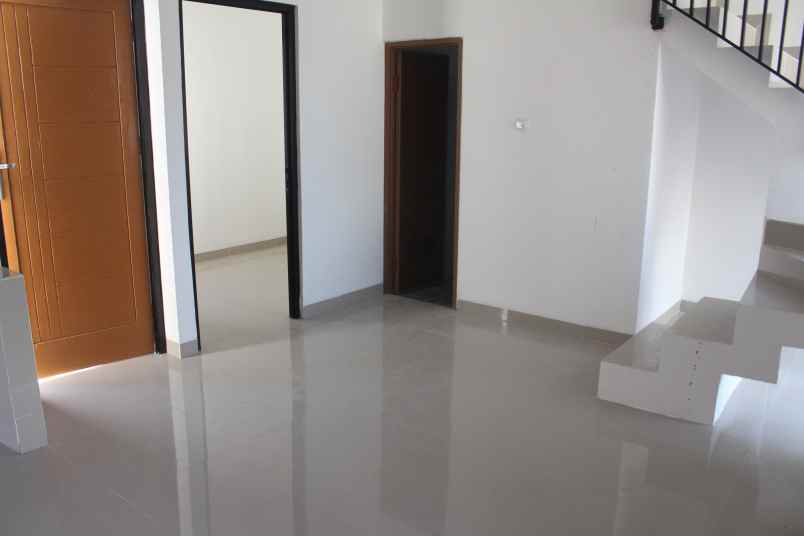 dijual rumah jalan kemang buaran kec