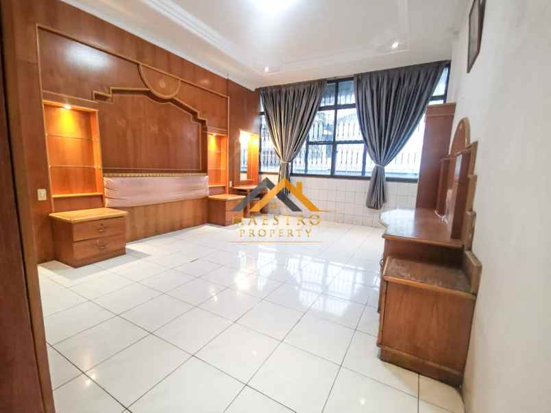 dijual rumah jalan letkol martinus