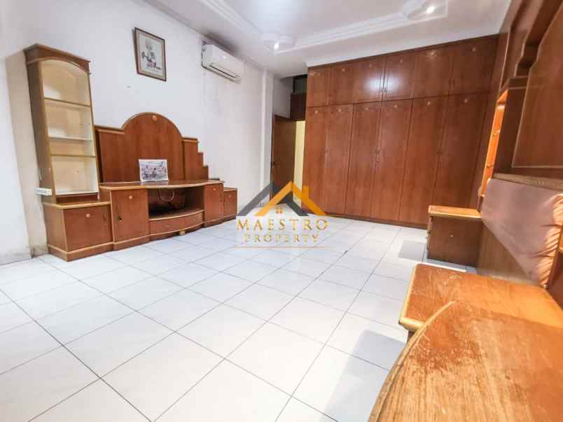 dijual rumah jalan letkol martinus