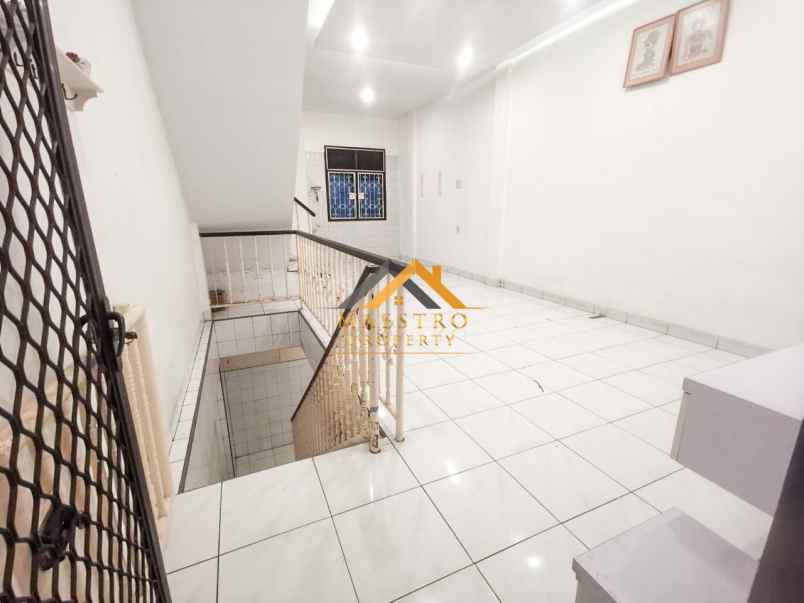 dijual rumah jalan letkol martinus