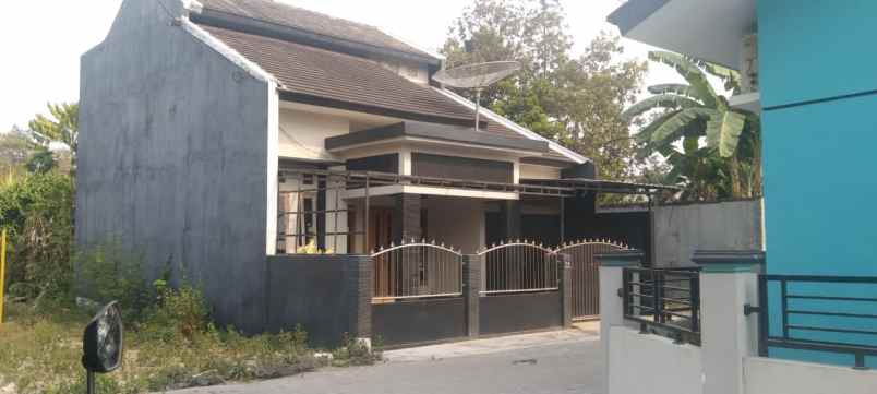 dijual rumah jalan nangka 3 sleman