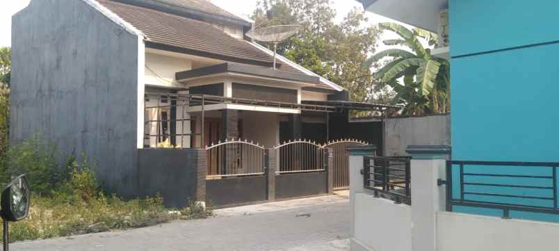 dijual rumah jalan nangka 3 sleman