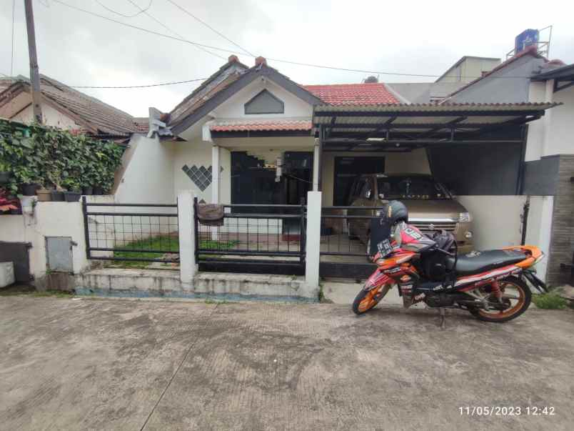 dijual rumah jalan pasantren