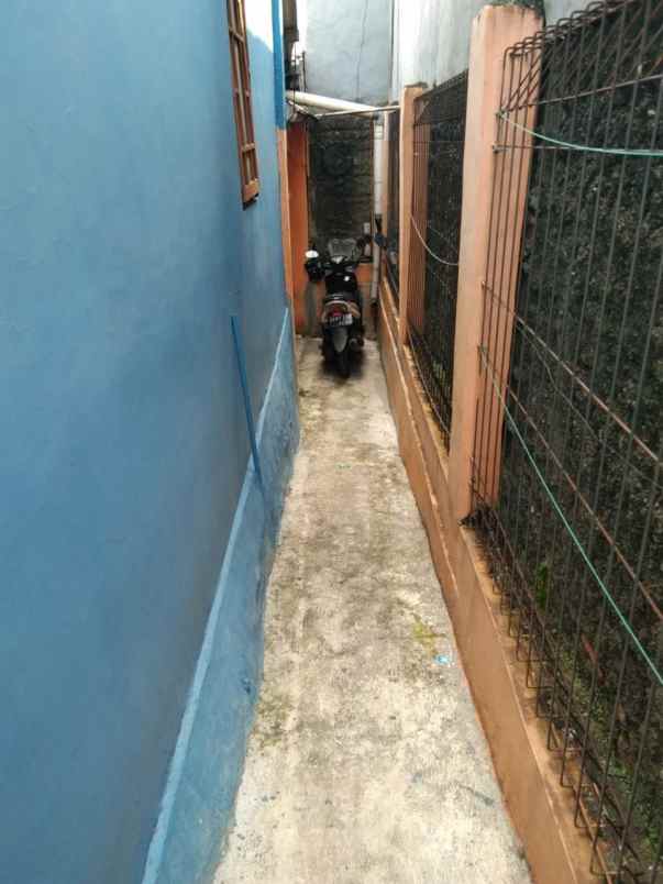 dijual rumah jalan penggilingan raya
