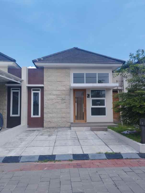 dijual rumah jalan pleret