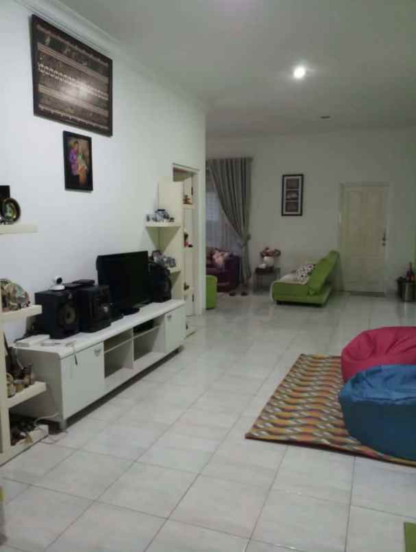 dijual rumah jalan pondok aren