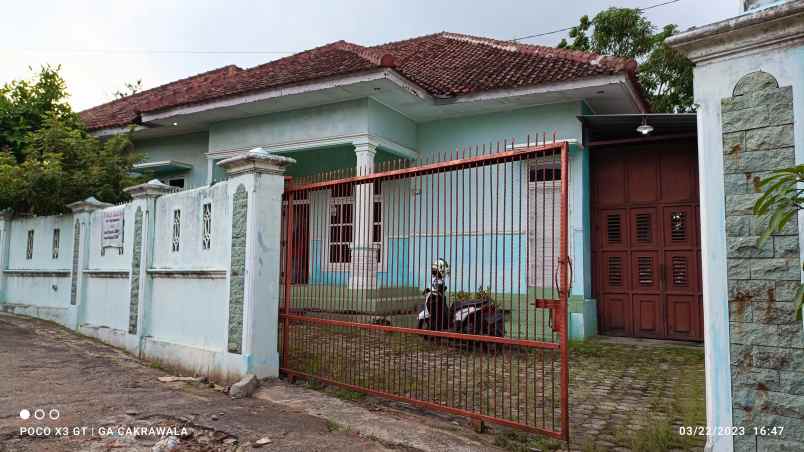 dijual rumah jalan purnawirawan i