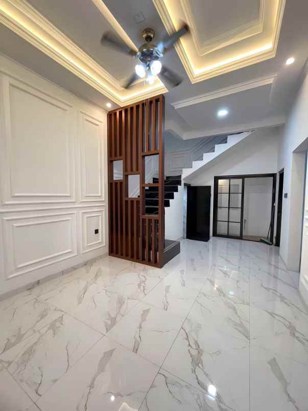 dijual rumah jalan raya cendrawasih