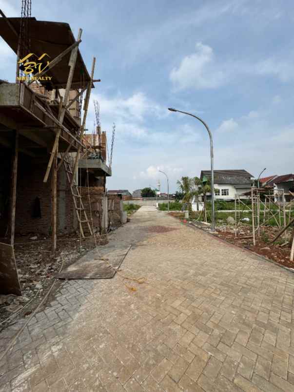 dijual rumah jalan raya jagakarsa