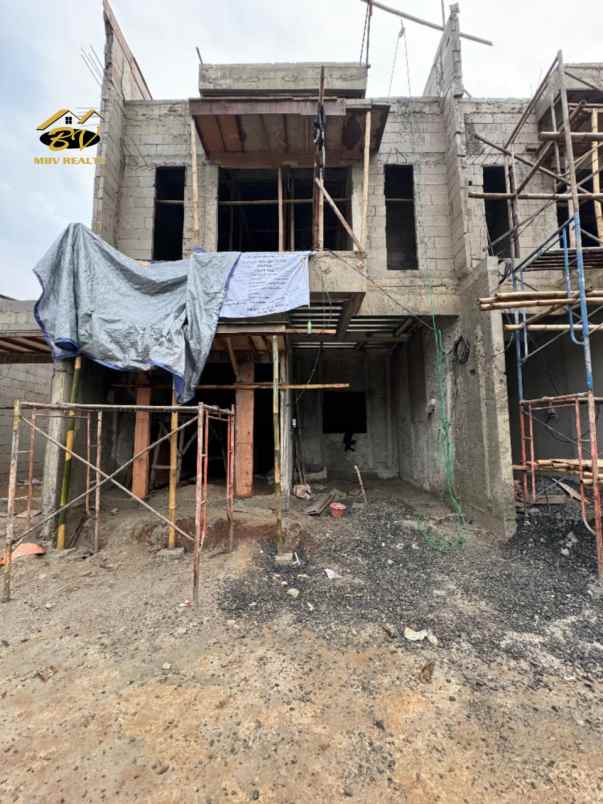 dijual rumah jalan raya jagakarsa