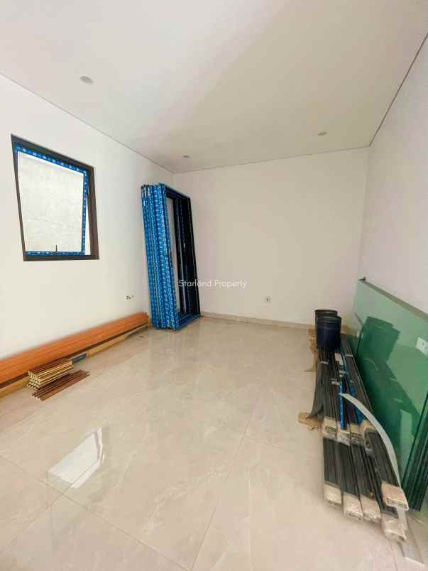 dijual rumah jalan raya joglo