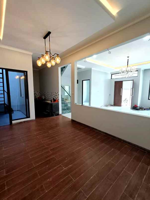 dijual rumah jalan raya kebayoran baru