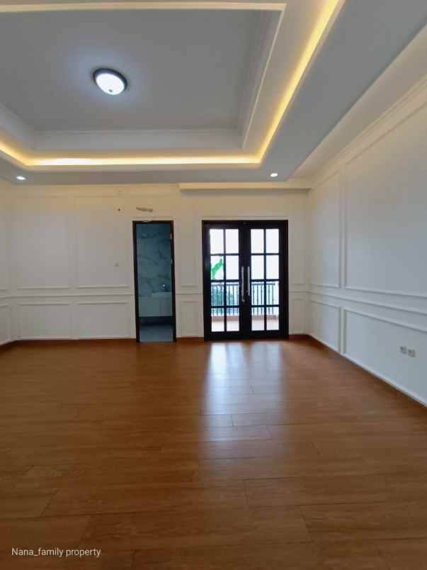 dijual rumah jalan raya komplek deplu