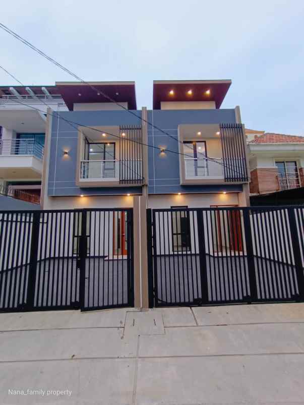 dijual rumah jalan raya meruya jakarta