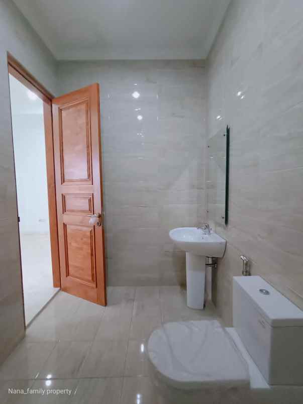 dijual rumah jalan raya rempoa veteran