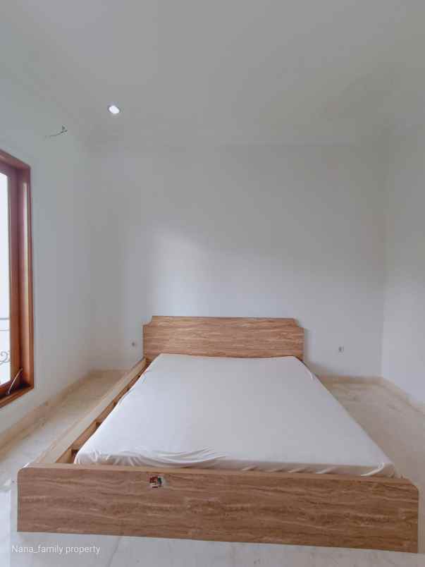 dijual rumah jalan raya rempoa veteran