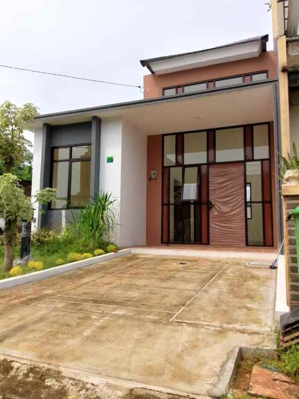 dijual rumah jalan raya serpong cisauk