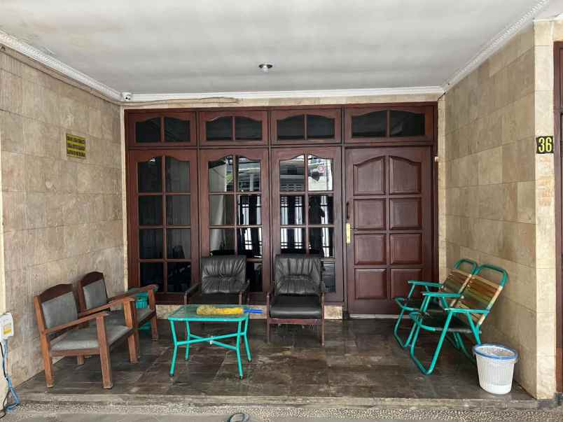 dijual rumah jalan sadewa