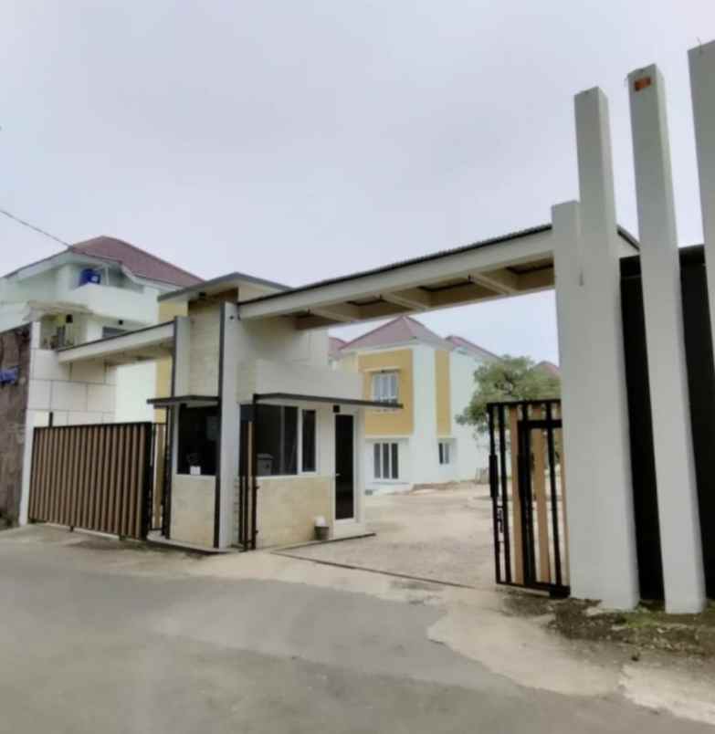 dijual rumah jalan serua raya