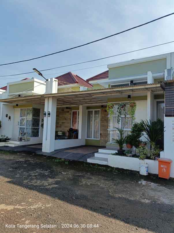 dijual rumah jalan serua raya