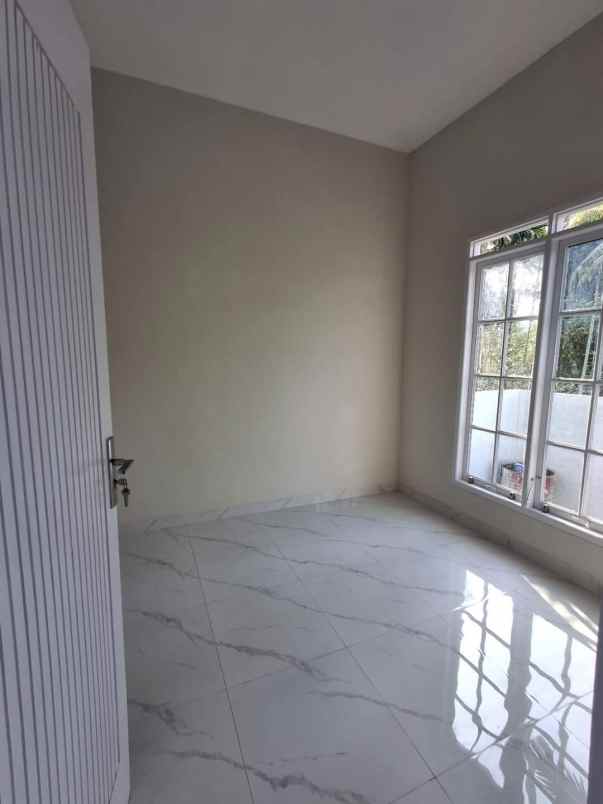 dijual rumah jalan sumatera hangtuah