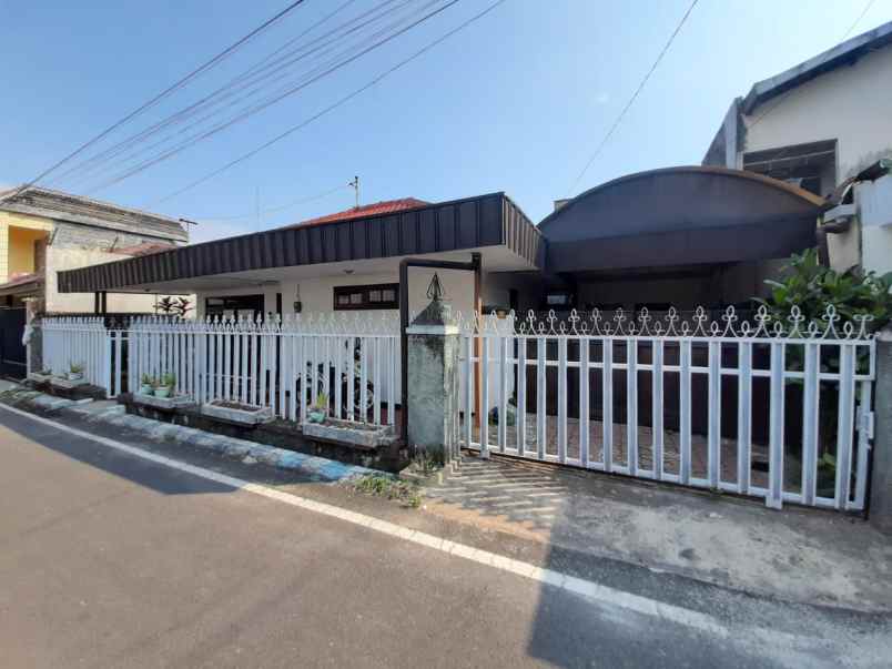 dijual rumah jalan sungai sungai