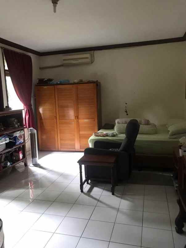 dijual rumah jalan tubagus ismail