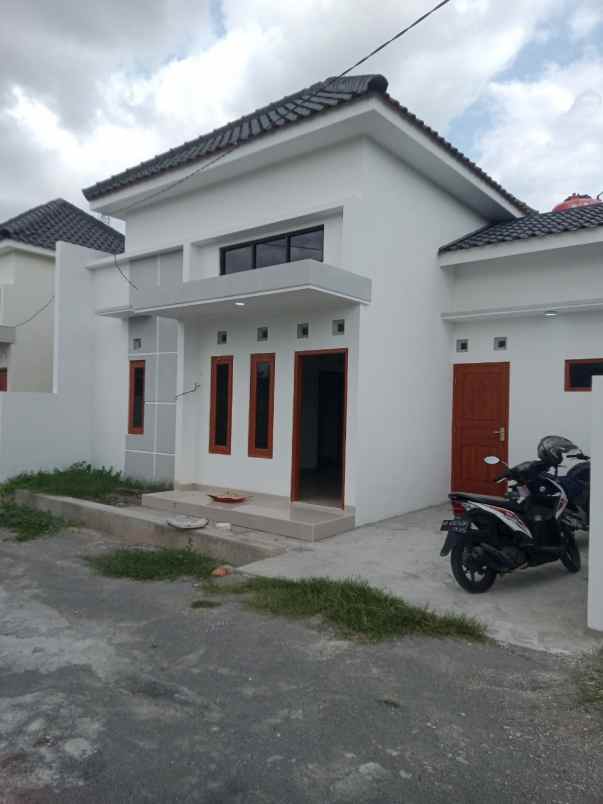 dijual rumah jetis baki sukoharjo