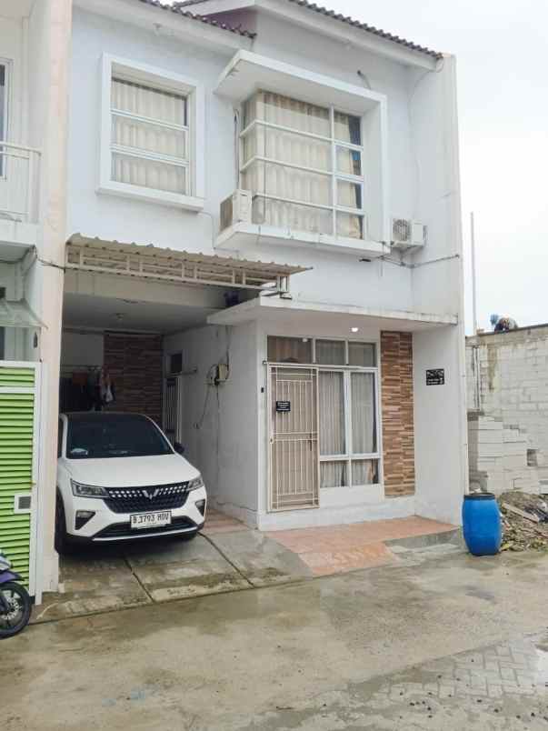 dijual rumah jl abadi kebon besar