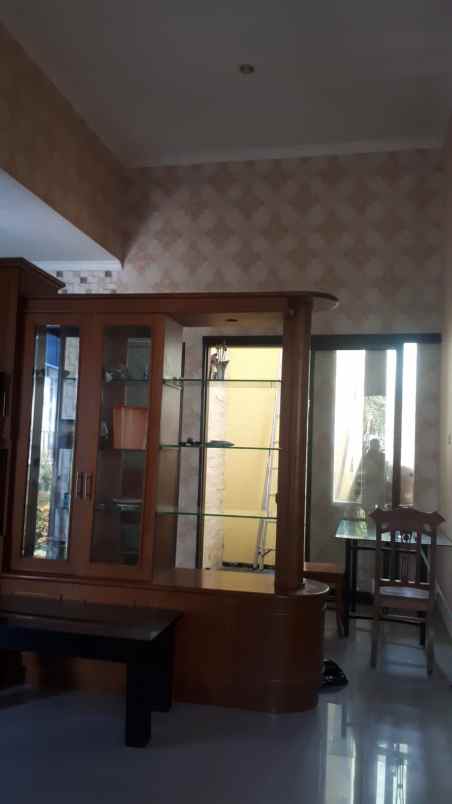 dijual rumah jl abdul gani atas