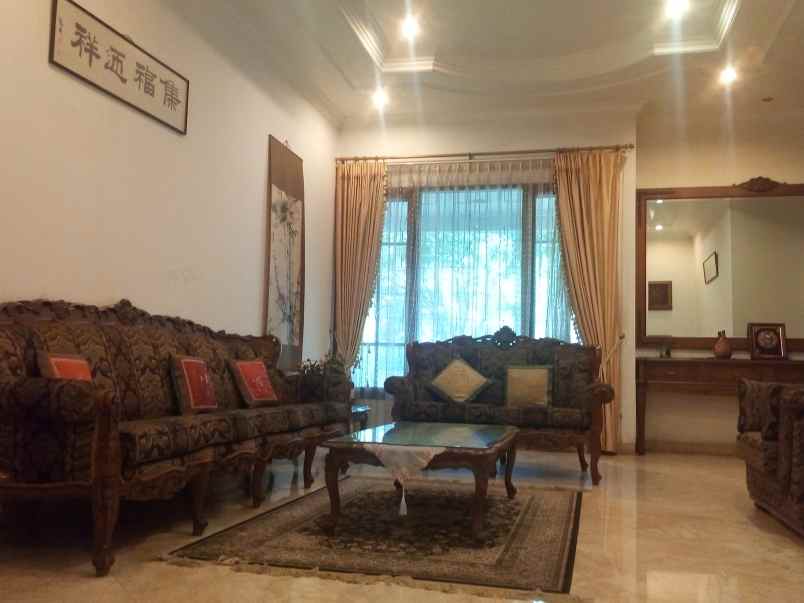 dijual rumah jl ampera raya