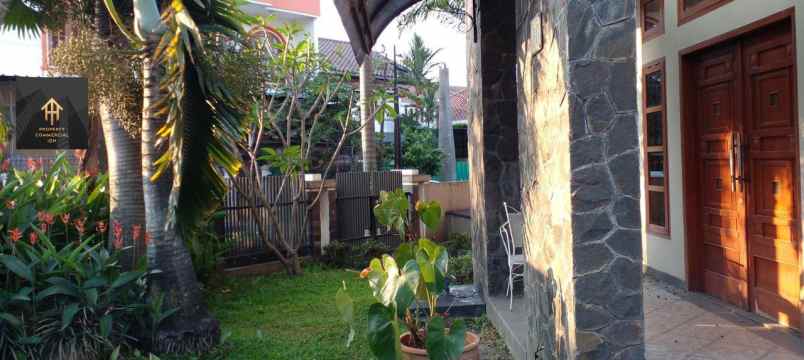 dijual rumah jl arcamanik