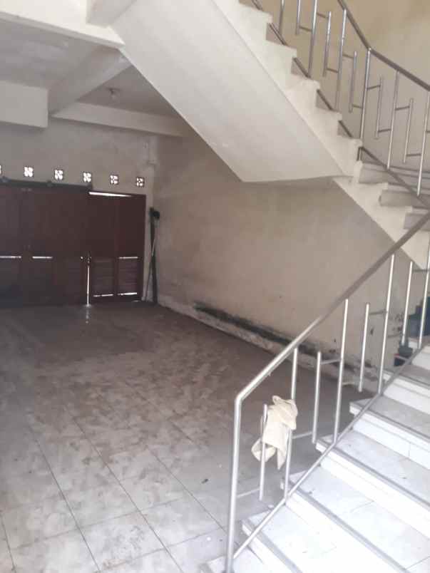 dijual rumah jl bendungan sengguruh