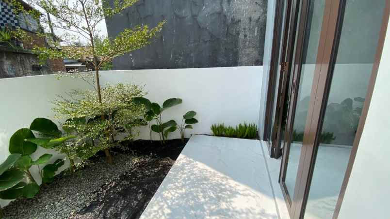 dijual rumah jl cibodas antapani bandung