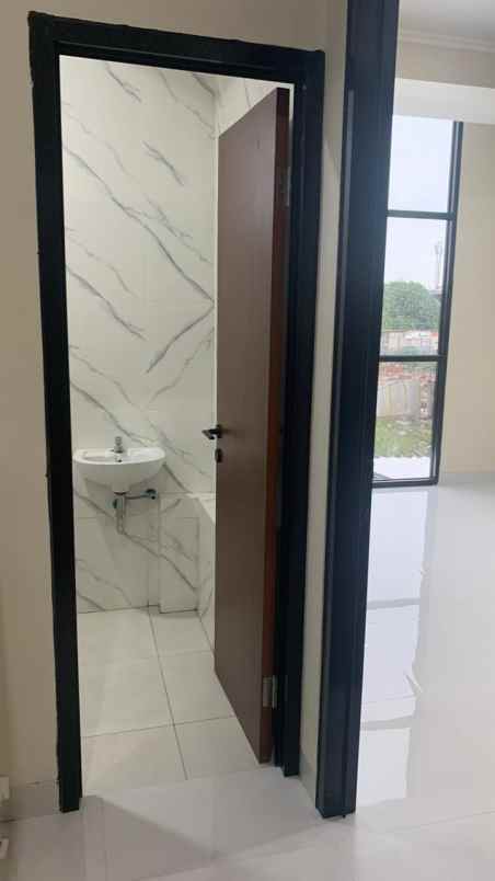 dijual rumah jl cikunir pekayon jakamulya