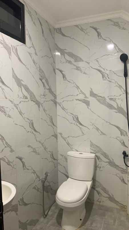 dijual rumah jl cikunir pekayon jakamulya