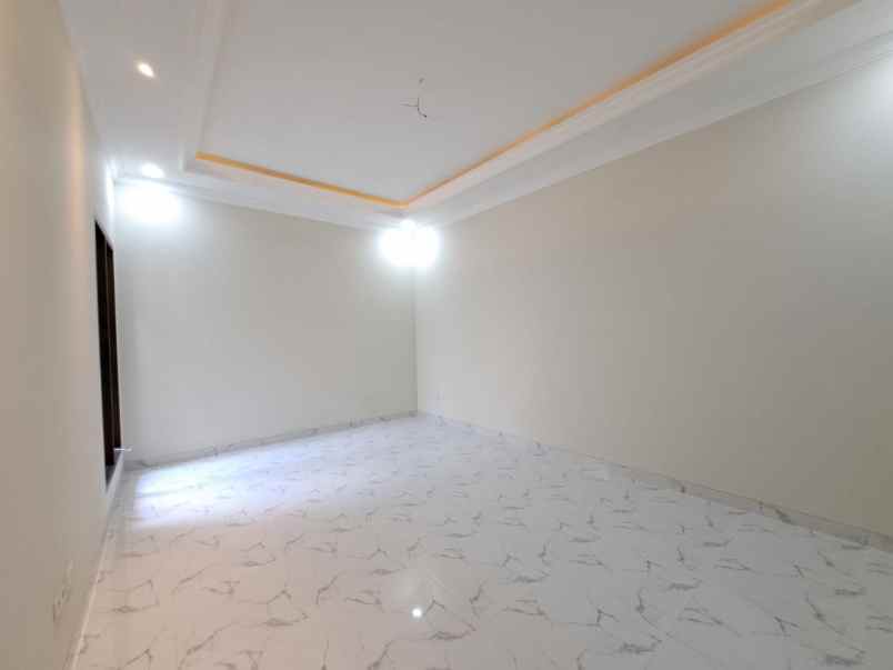 dijual rumah jl cipinang