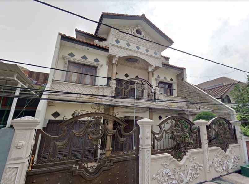 dijual rumah jl darmo permai utara