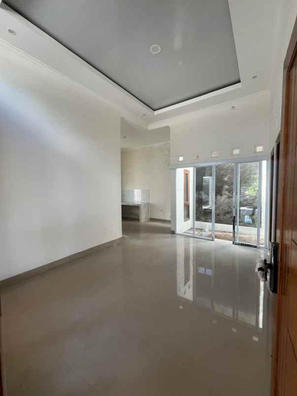 dijual rumah jl godean km 7