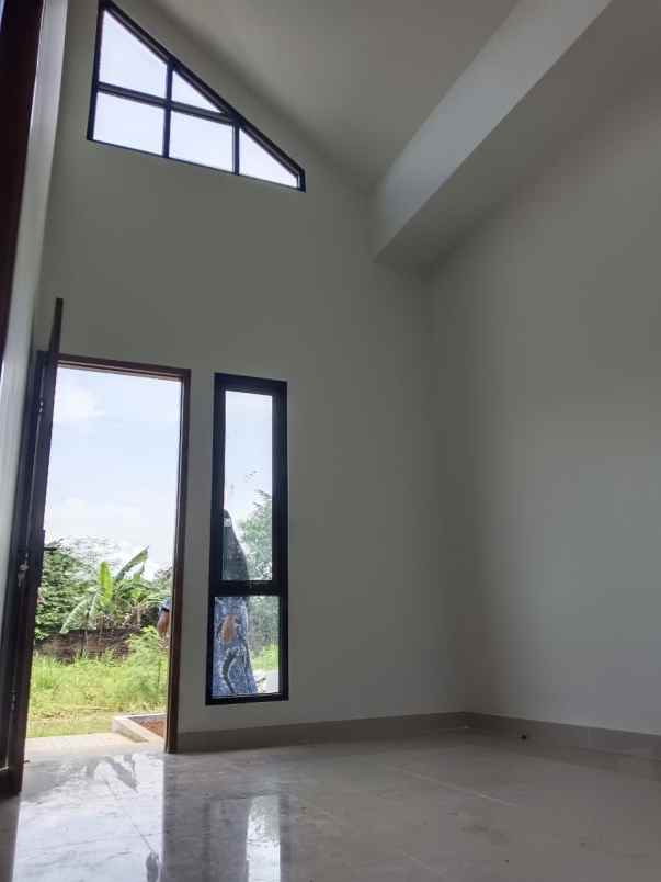 dijual rumah jl h sinan