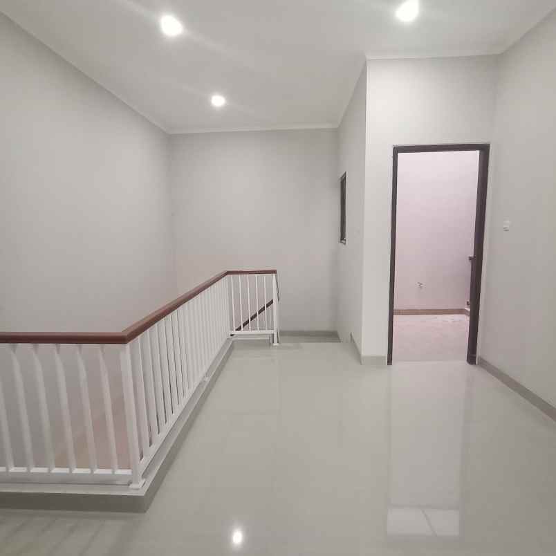 dijual rumah jl haji sarmah emerald bintaro