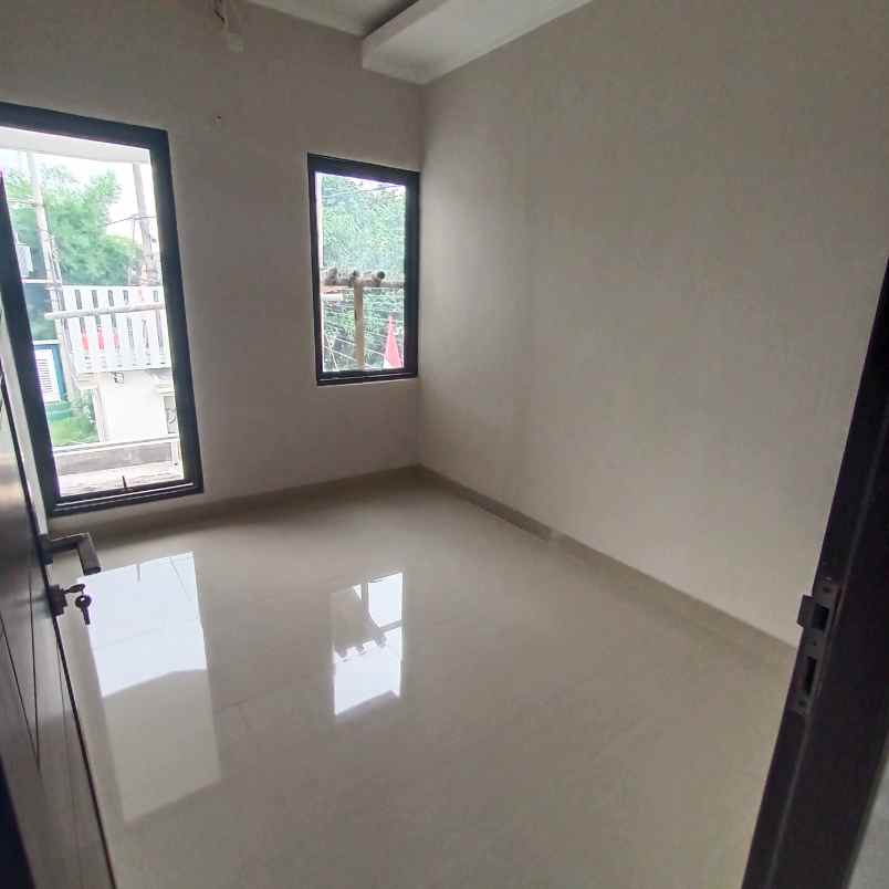 dijual rumah jl haji sarmah emerald bintaro