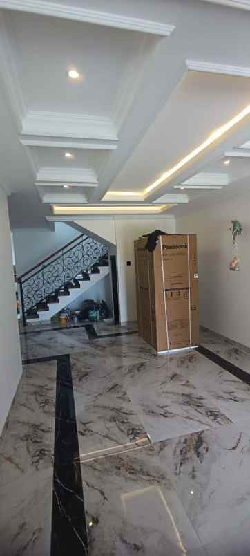 dijual rumah jl jagakarsa