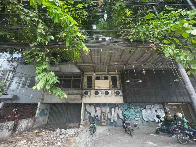 dijual rumah jl jembatan tiga raya