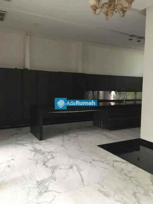 dijual rumah jl jendral sudirman