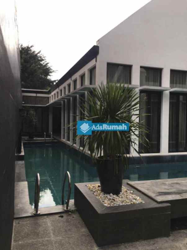 dijual rumah jl jendral sudirman